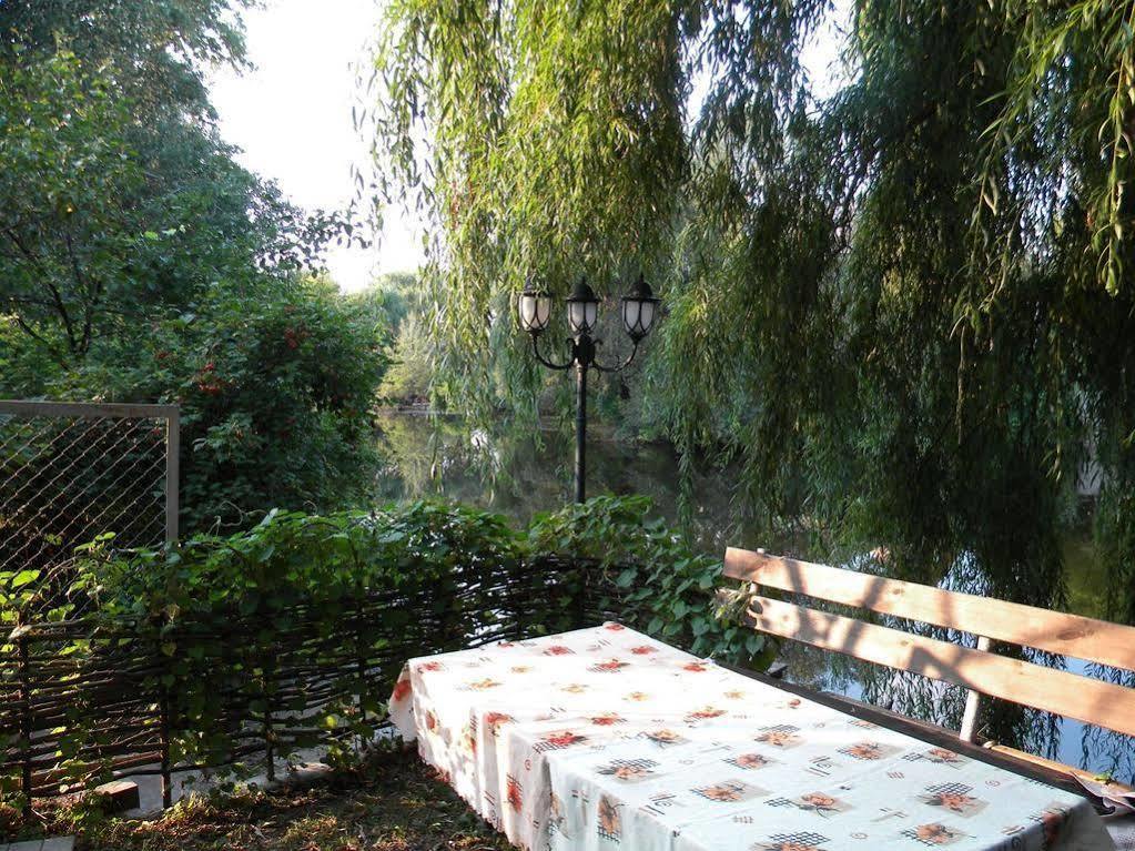 Guest House Dacha Kiev Exteriör bild